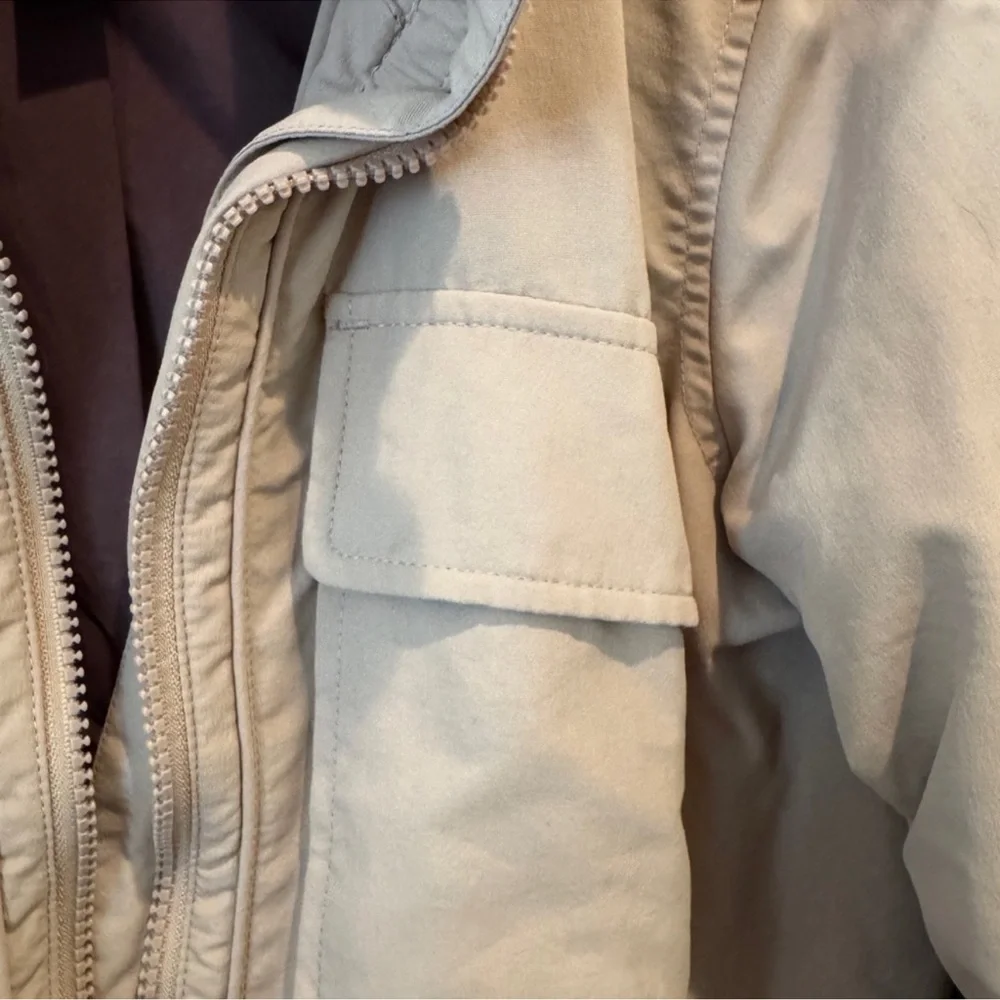 VUORI Lightweight Jacket Military In Dogwood Medium w/flaw - Picture 6 of 12